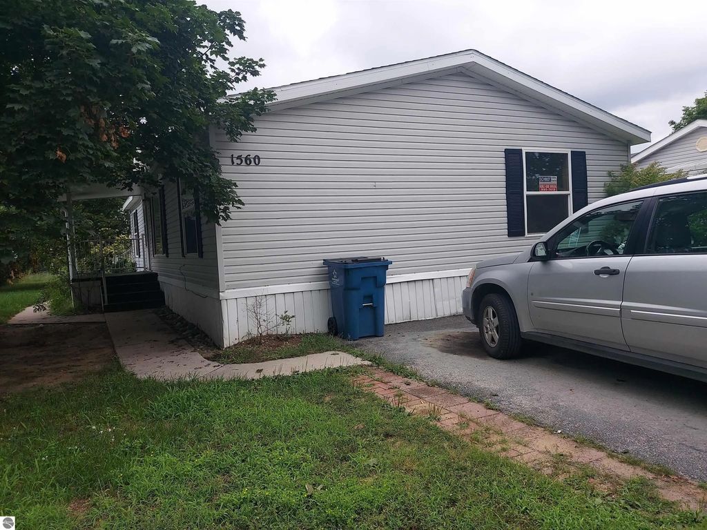 1560 Pauls Place, Traverse City