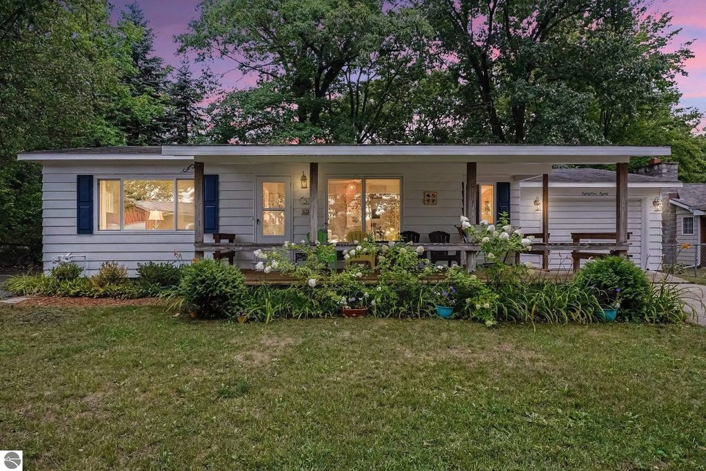 8180 Trails End Road, Lake