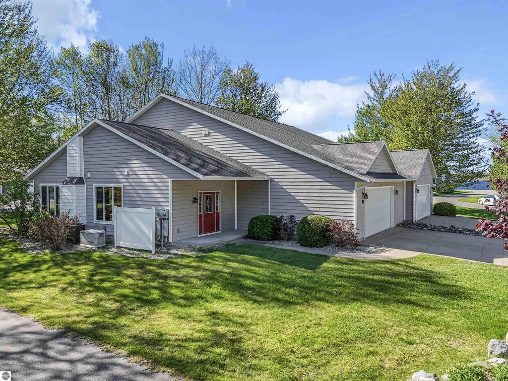 122 Davidsen Shores Drive #18, Cadillac