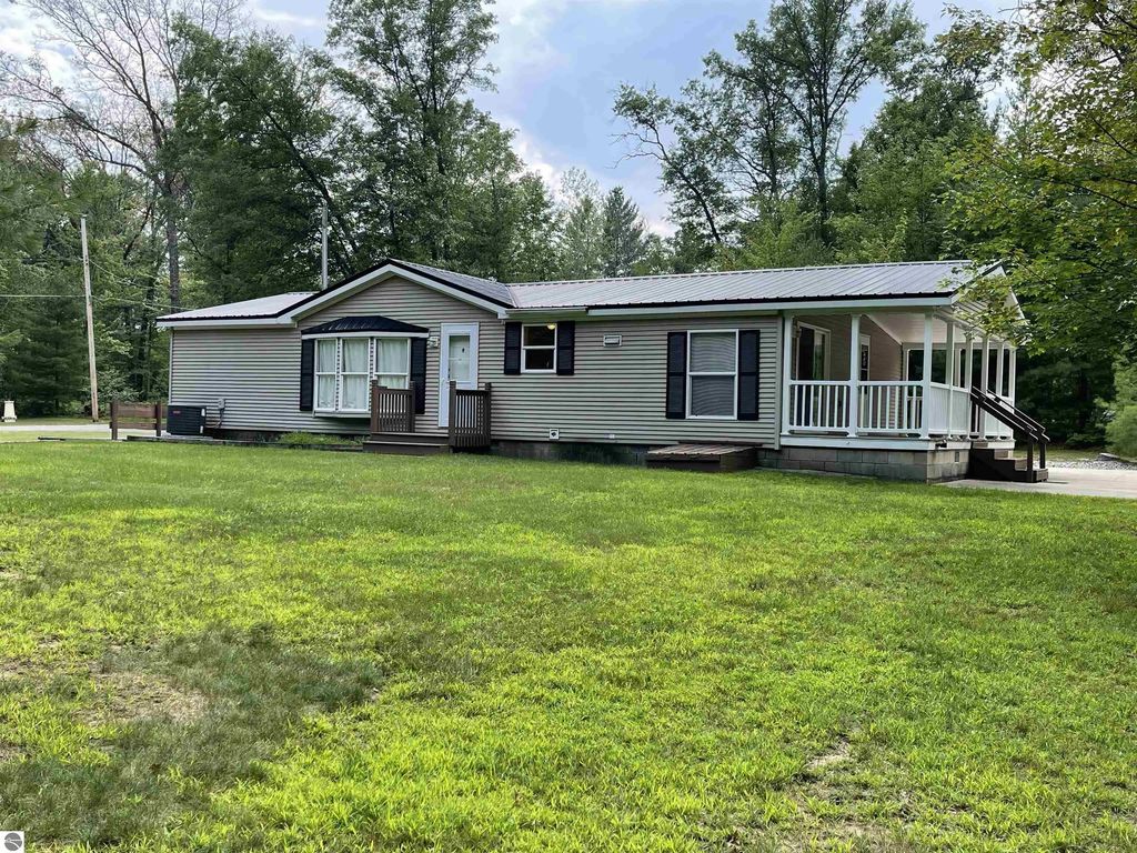 6256 Blackberry Drive, Alger