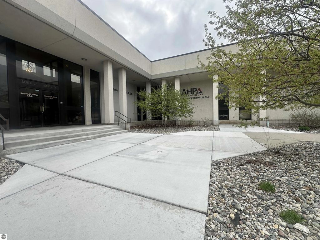 1601 Marquette Avenue, Bay City