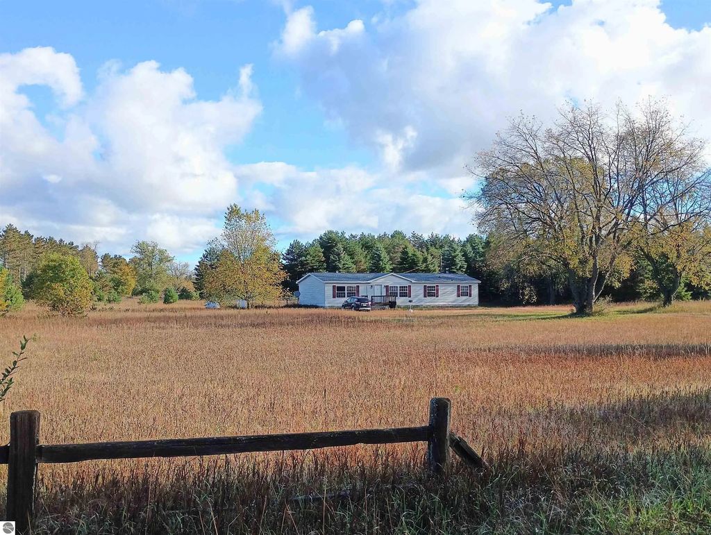 17538 Ridgeway Drive, Thompsonville