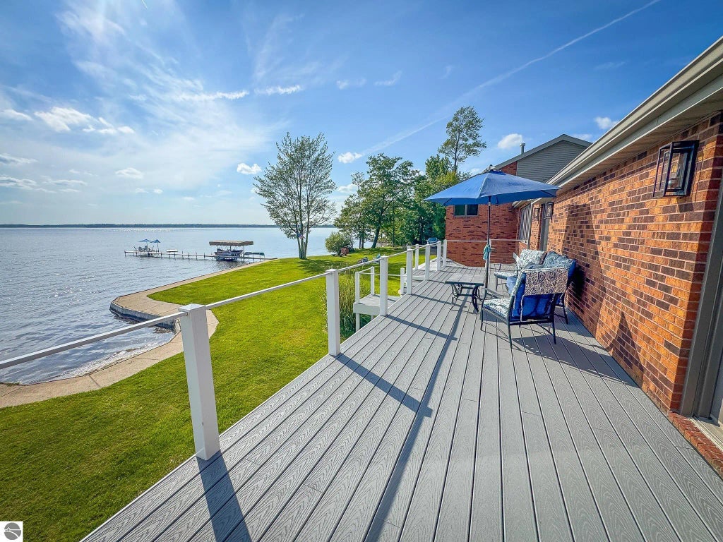 815 E Lake Mitchell Drive, Cadillac