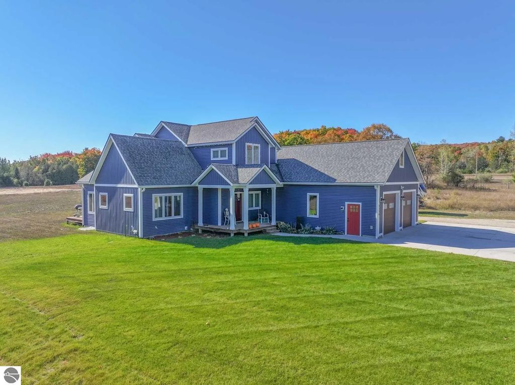 1776 E Bellinger Road, Cedar