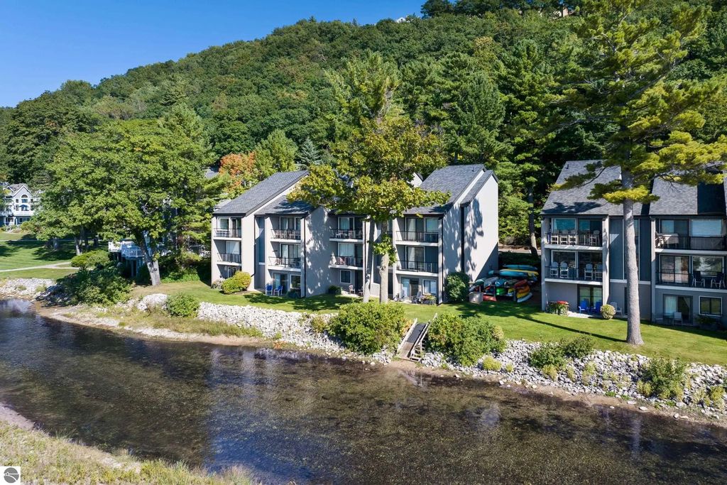 B1 Tall Timber B1, Glen Arbor