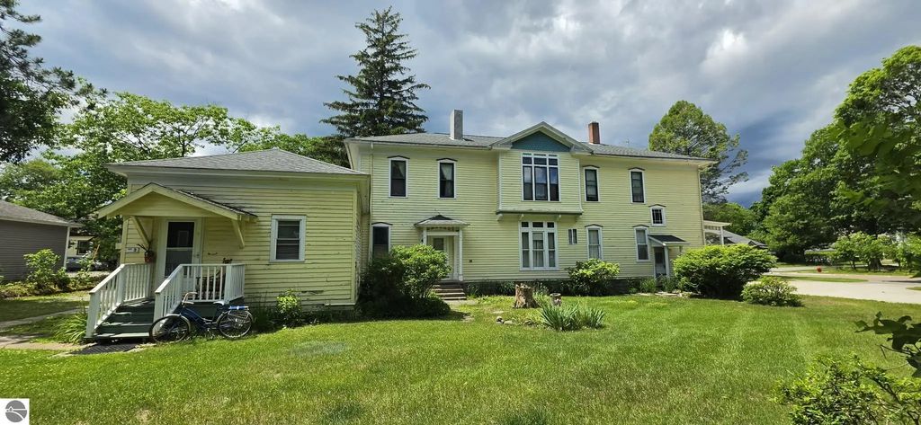 211 W State Street, East Tawas