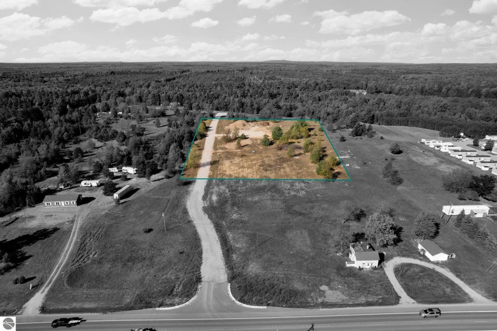 01 Honor Highway, Interlochen