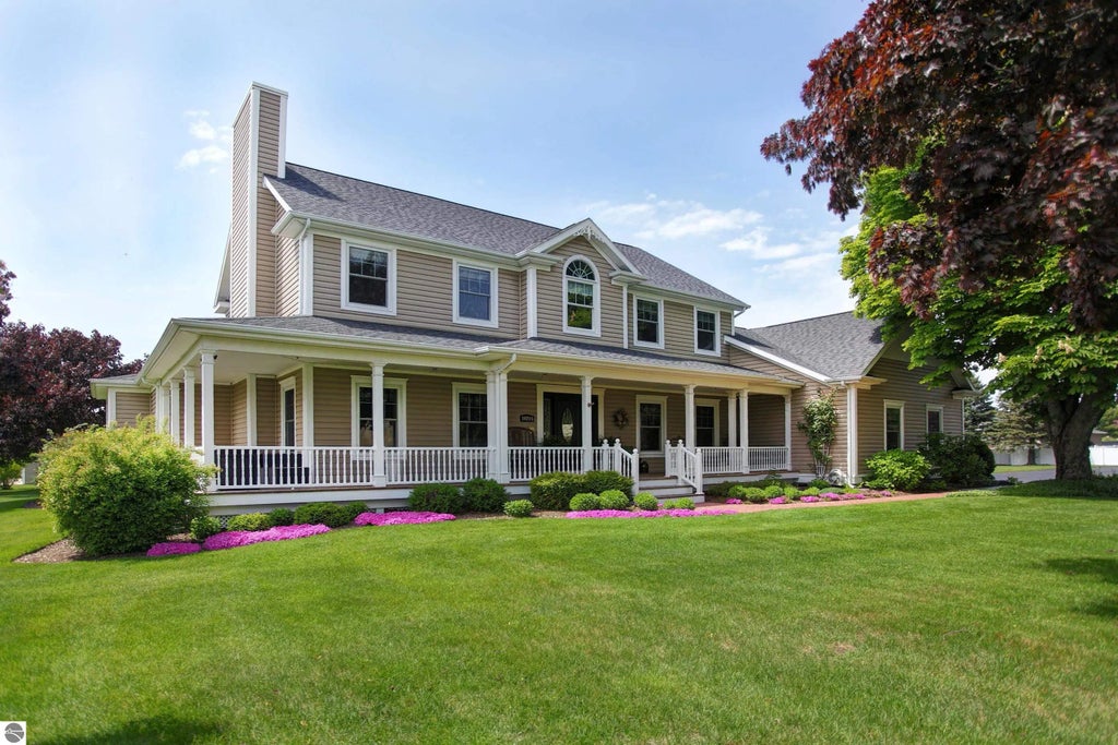 10215 Elk Lake Road, Williamsburg