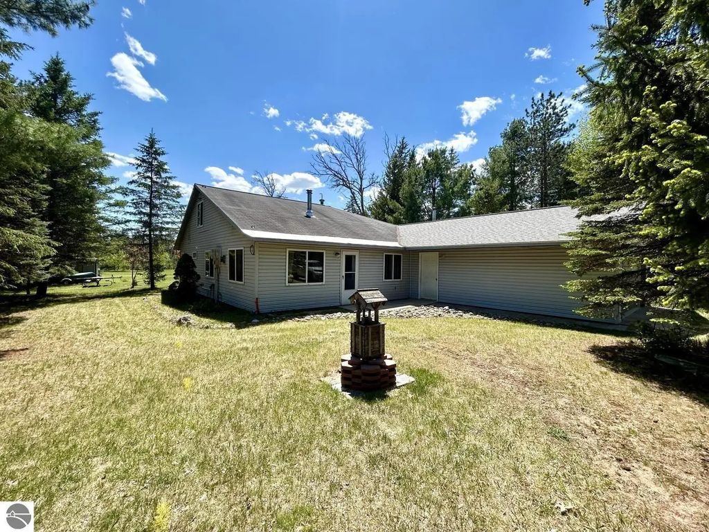 5510 Ridge Road, Luzerne