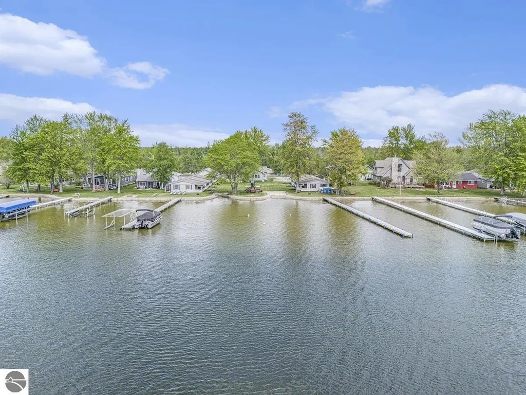 10913 E Houghton Lake Drive, Houghton Lake