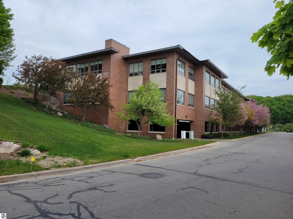 4020 Copper View 225, Traverse City