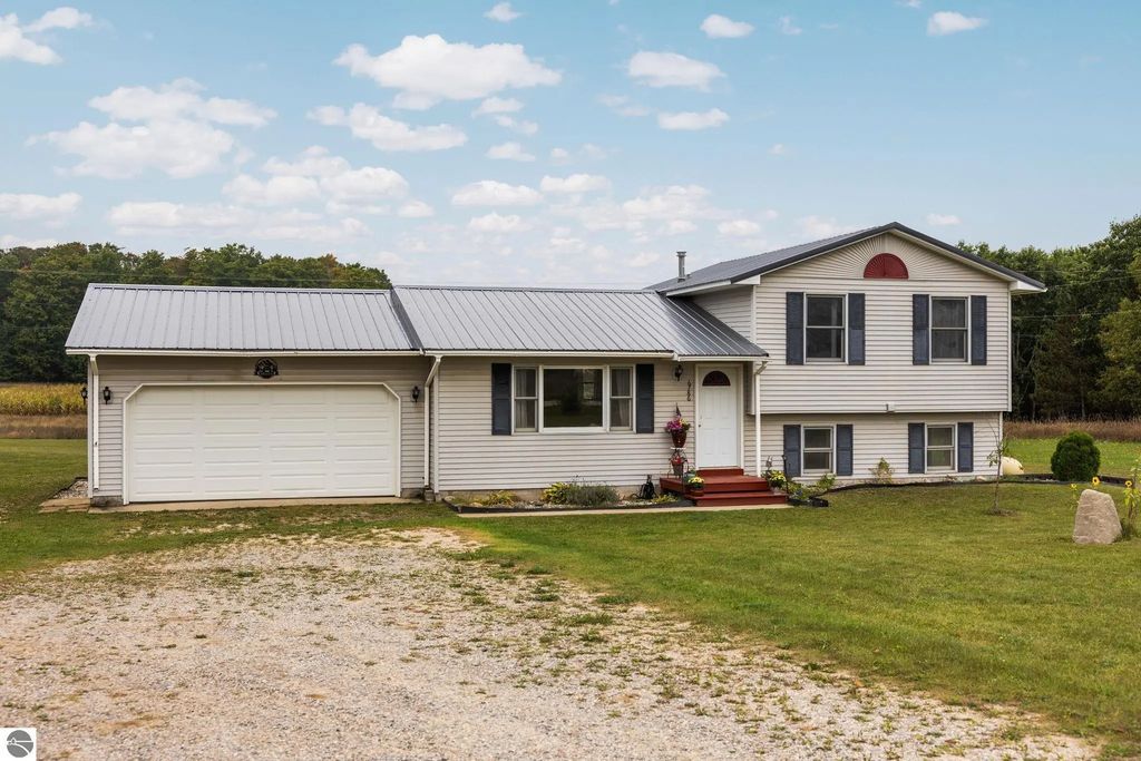 6786 Summit City Road, Kingsley