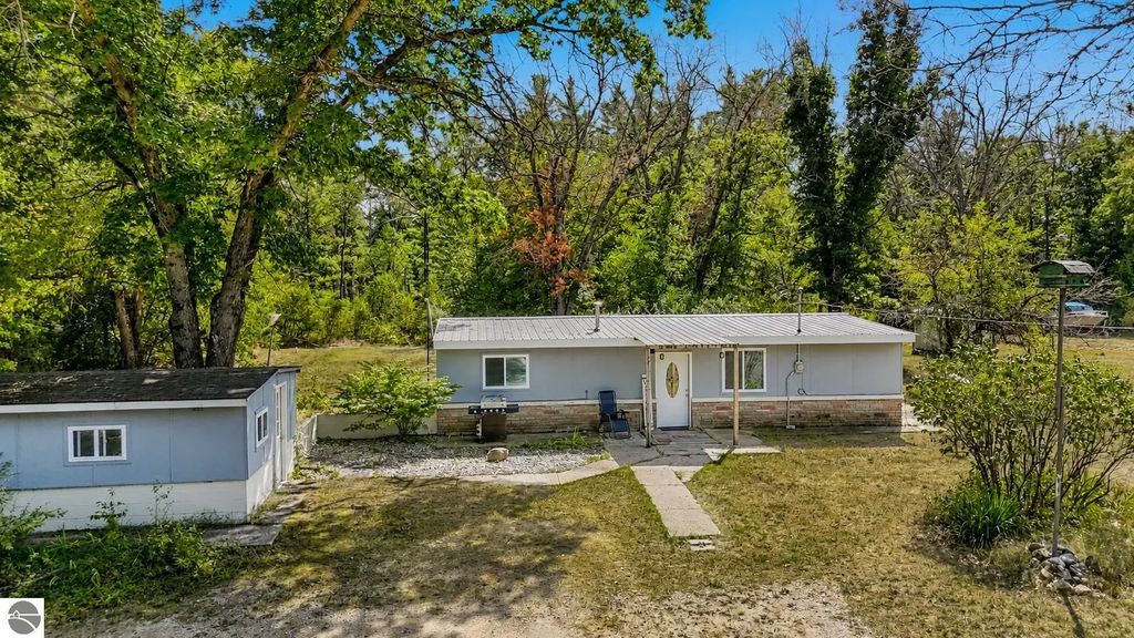 5447 76th Street, Baldwin