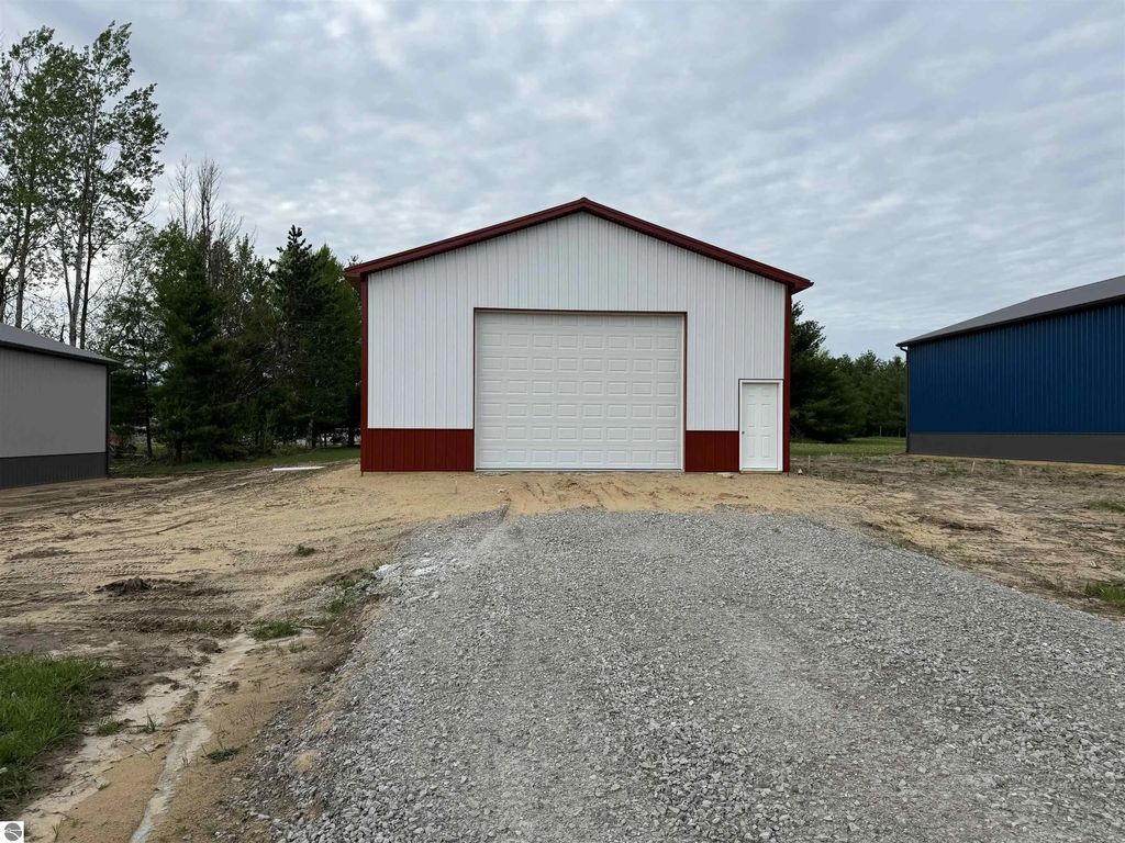 5037 South Branch Road, Hale