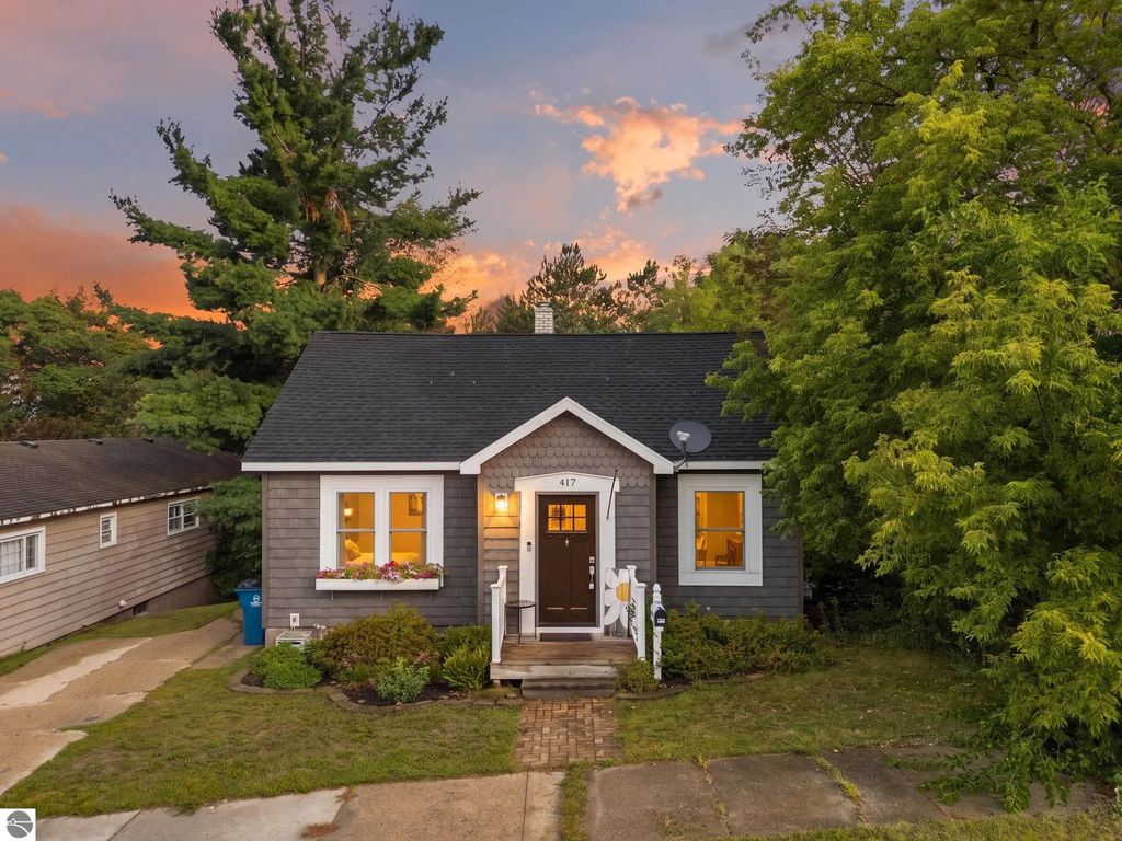 417 E North Street, Cadillac