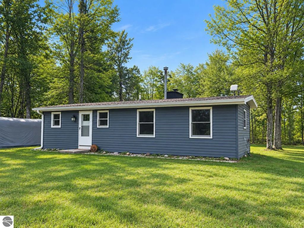 575 W Birch Road, Roscommon