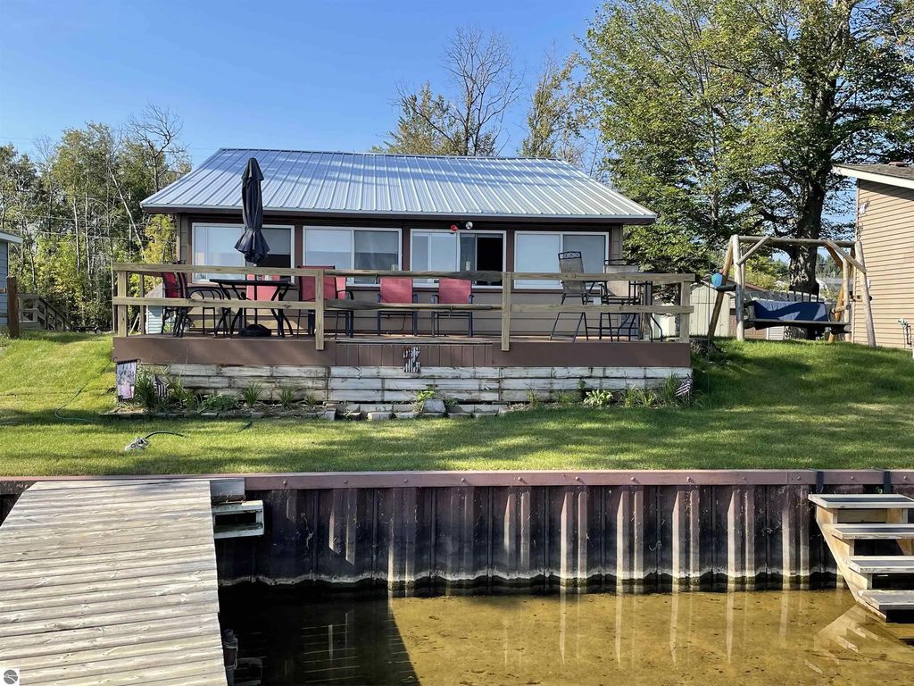 8458 Grace Street, Hale