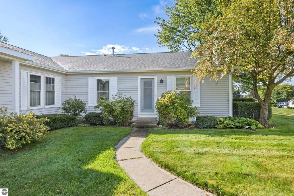 7080 Cherrywood Court, Traverse City