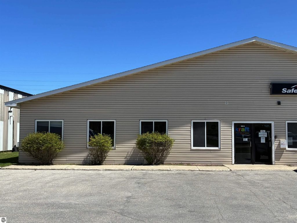 801 Woodmere Avenue, Traverse City