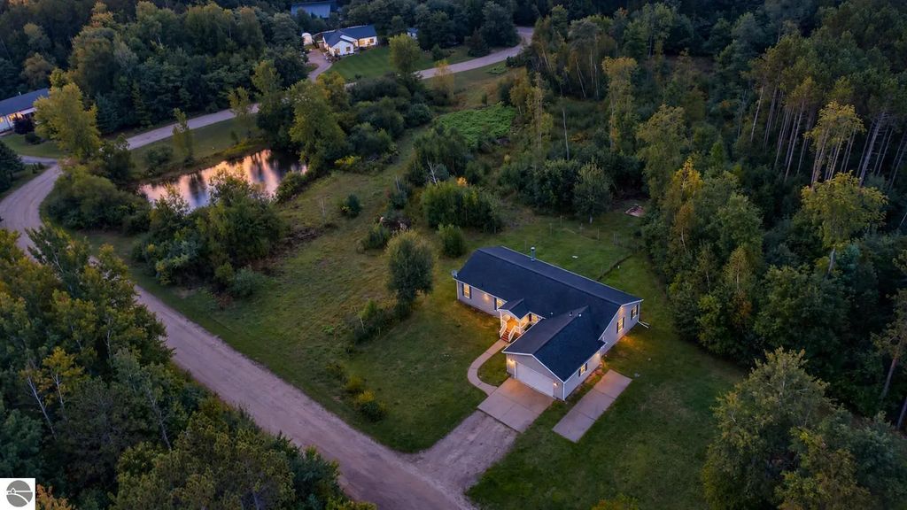 916 N Pine Ridge Drive #46, Ludington