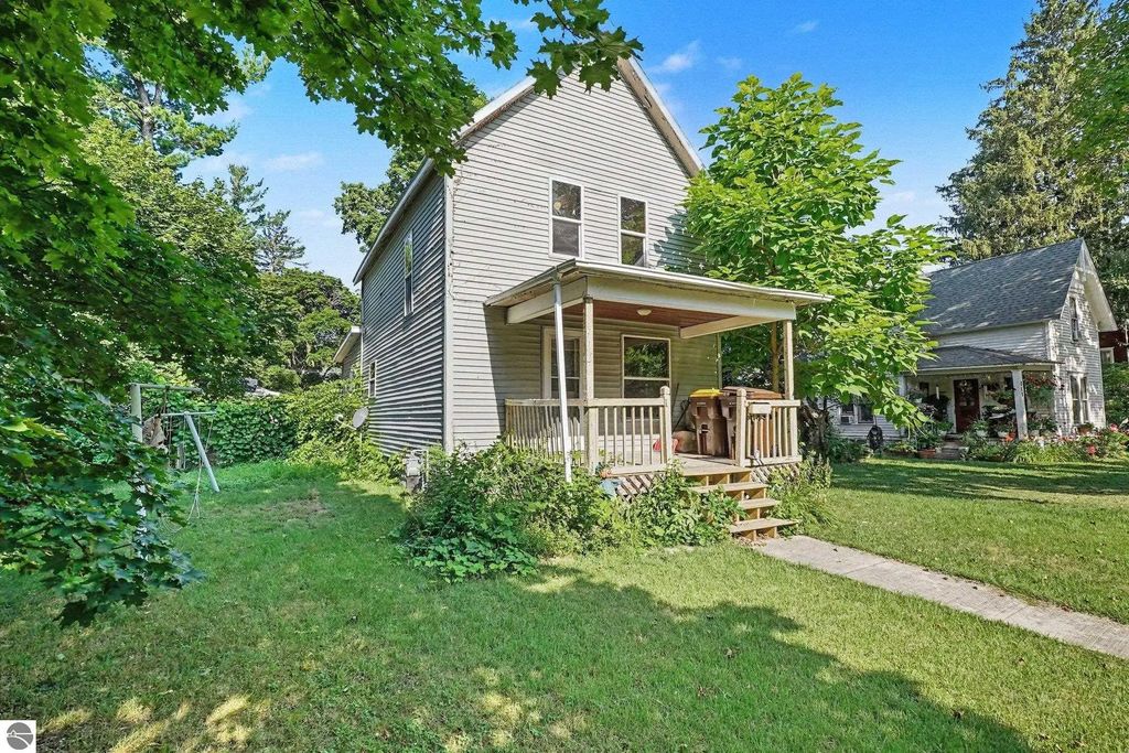 512 S Kinney Avenue, Mt Pleasant