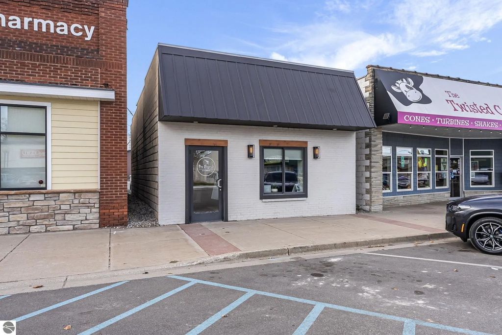 121 N Roland Street, McBain