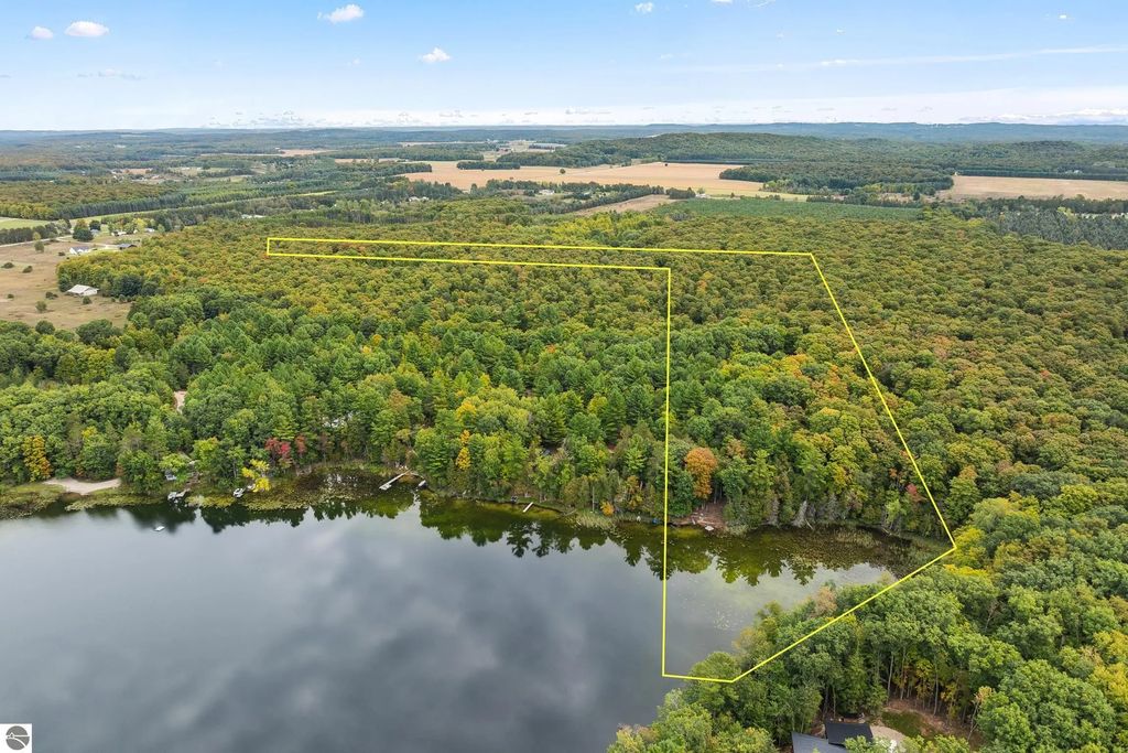16568 Wagner Road, Lake Ann