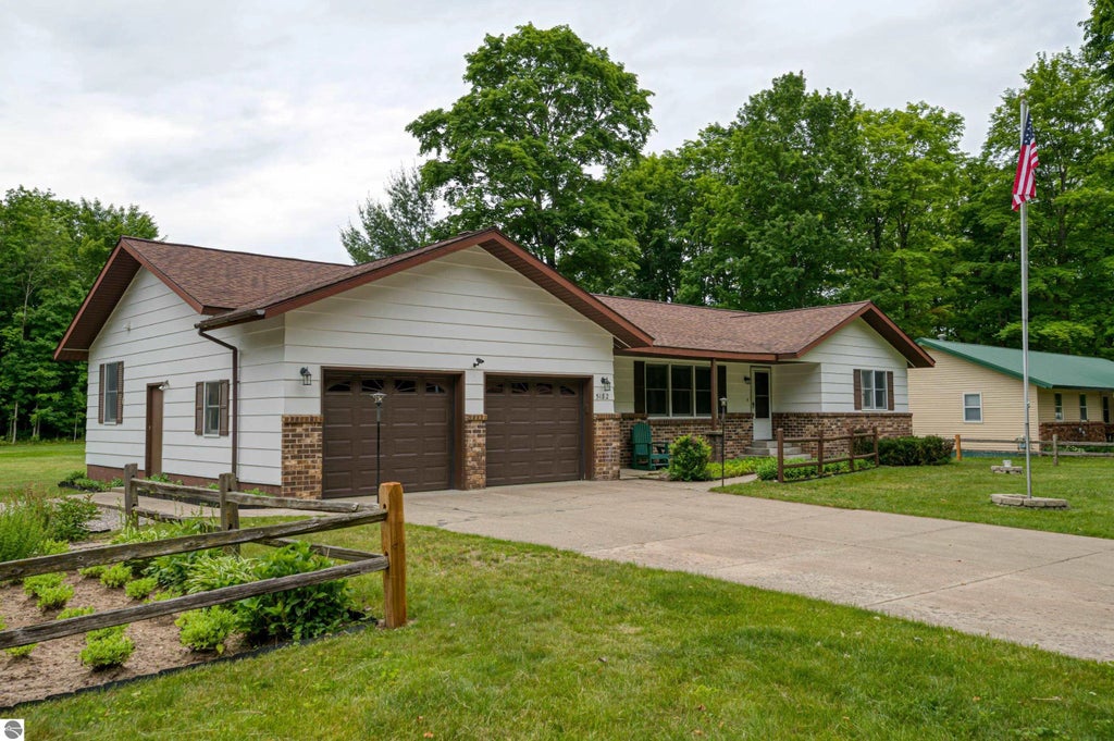 5182 East Shore Drive, Kalkaska