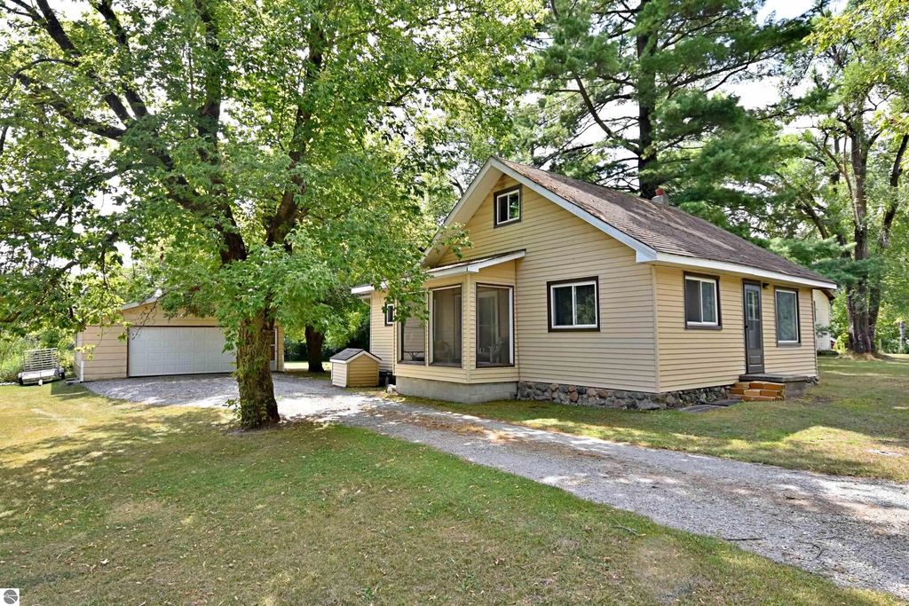 2753 3 Mile Road, Sears