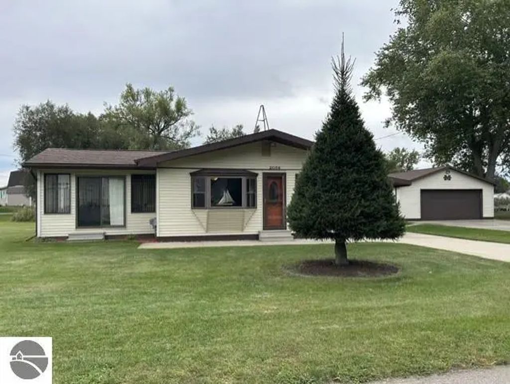 2058 Parkside, East Tawas
