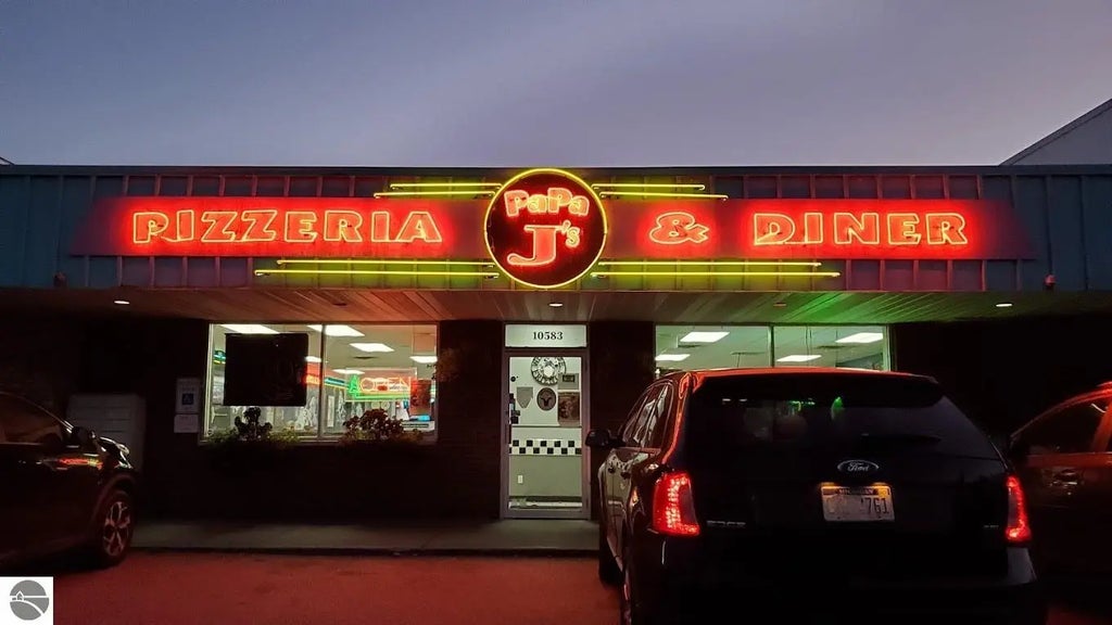 10583 Main Street, Honor