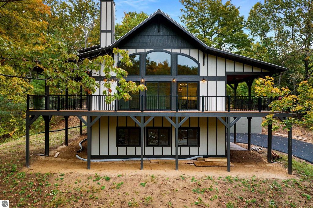 4099 S Sugar Loaf Mountain Road, Cedar