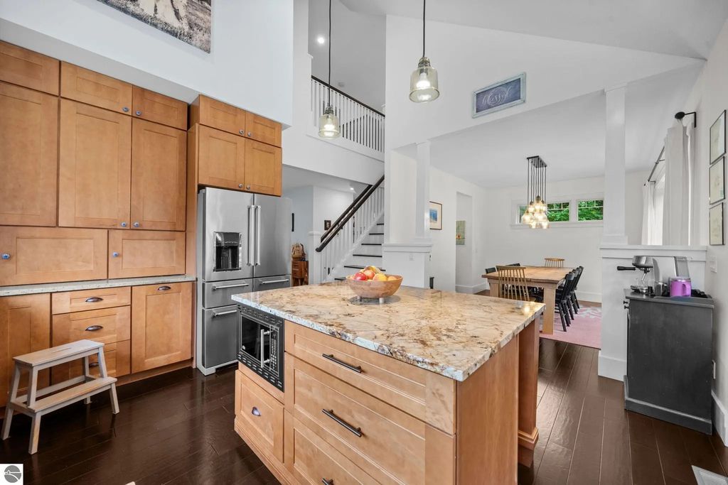 555 Graystone Road, Traverse City