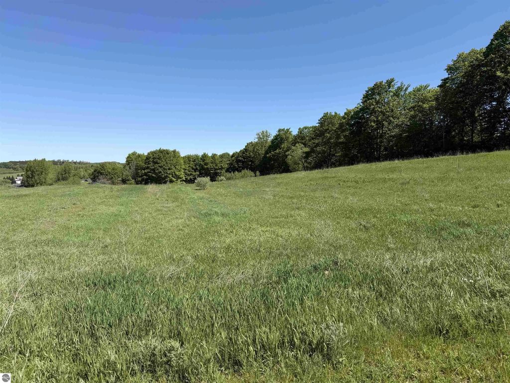 E John Michael Drive, Suttons Bay
