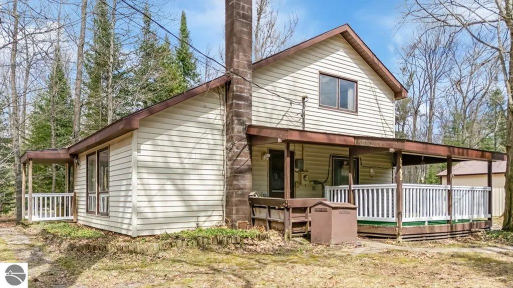 6992 Larry Street, Hale