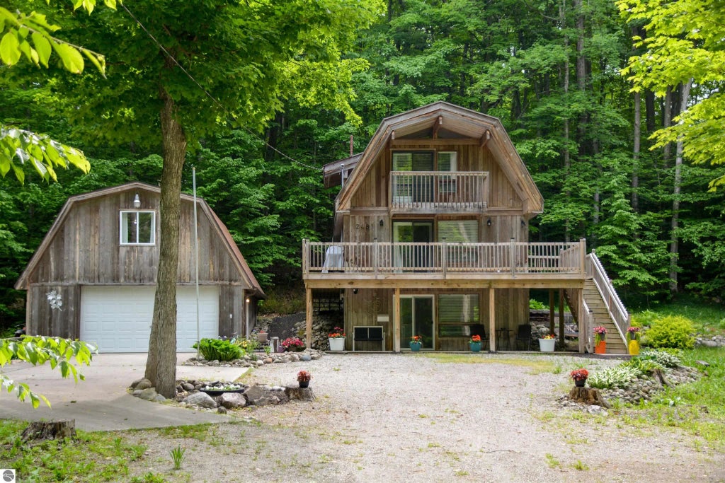 2481 S Schomberg Road, Lake Leelanau