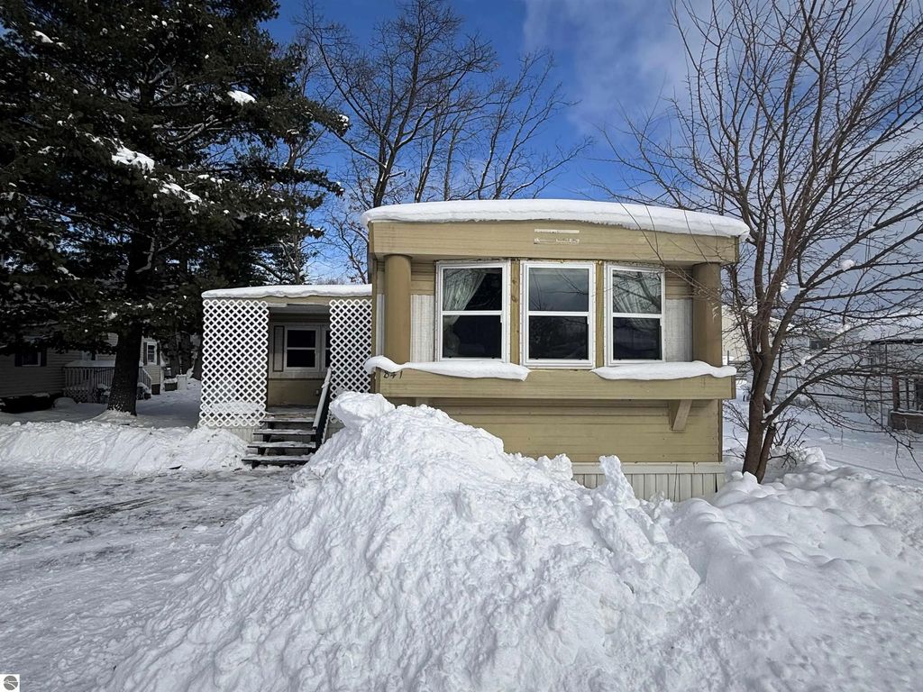 841 Briar Hill Drive, Traverse City