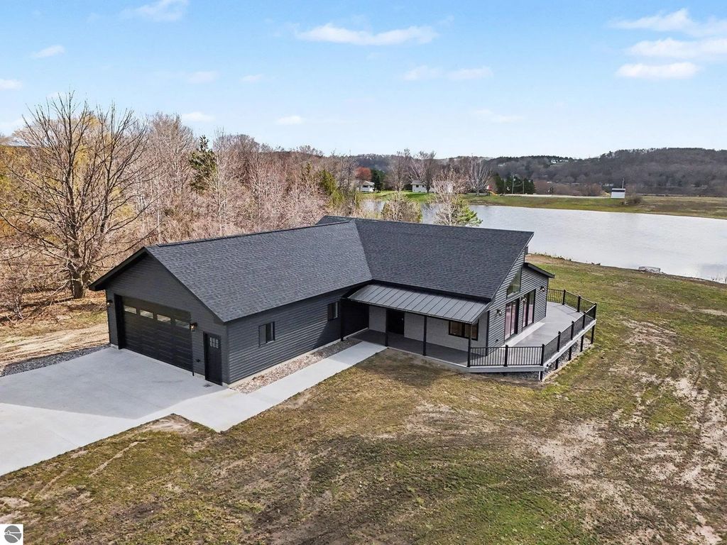 9132 Blue Gill Road, Ellsworth