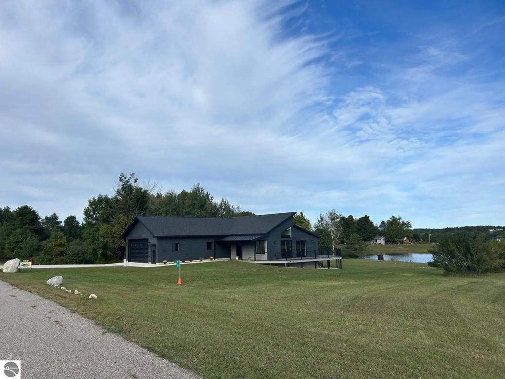 9132 Blue Gill Road, Ellsworth