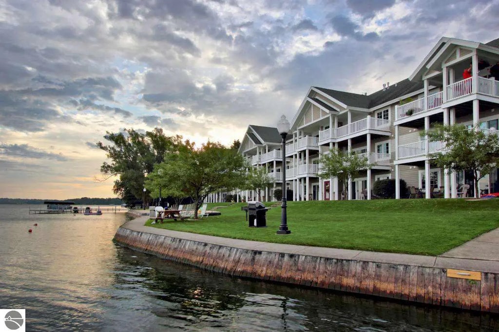 1246 Sunnyside Drive 301 Week 7, Cadillac