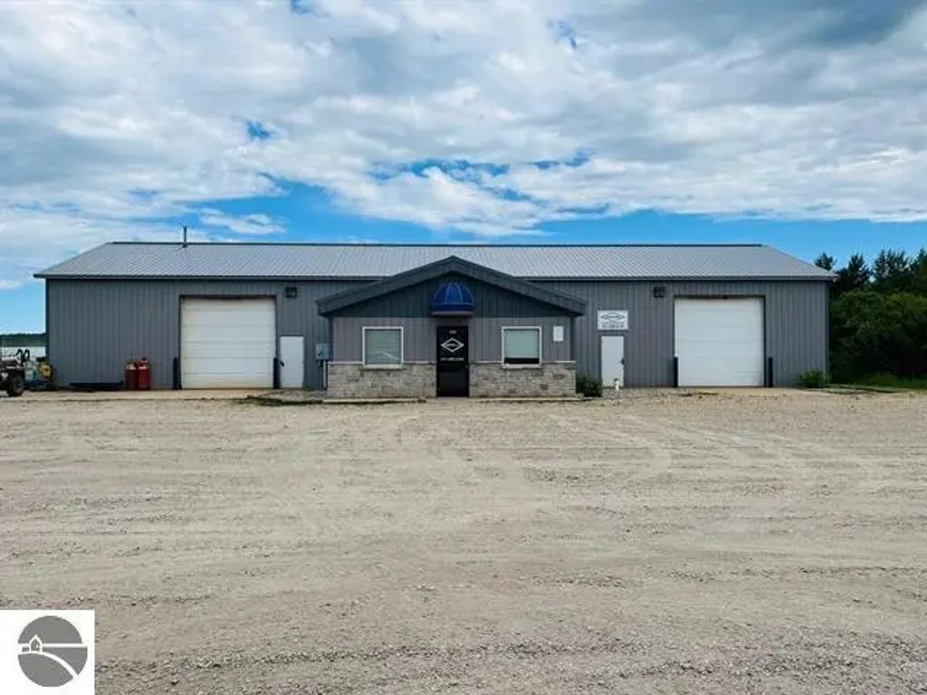 250 Clay Drive, Cadillac