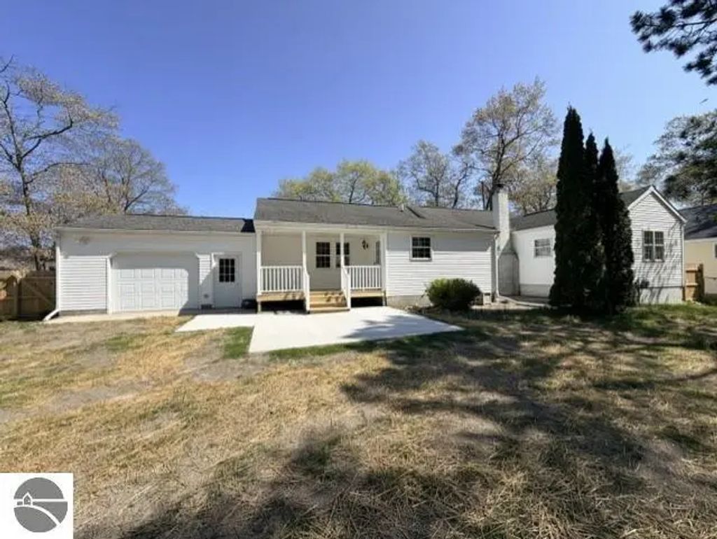 1161 Forest, East Tawas