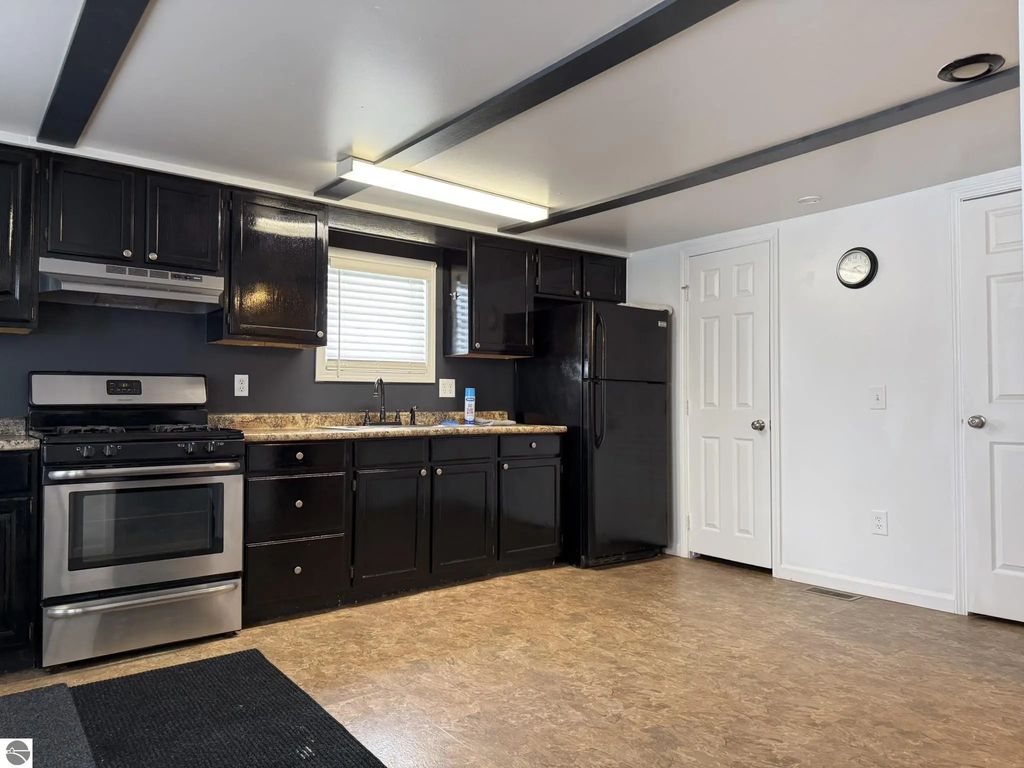 1583 State Street, Grawn