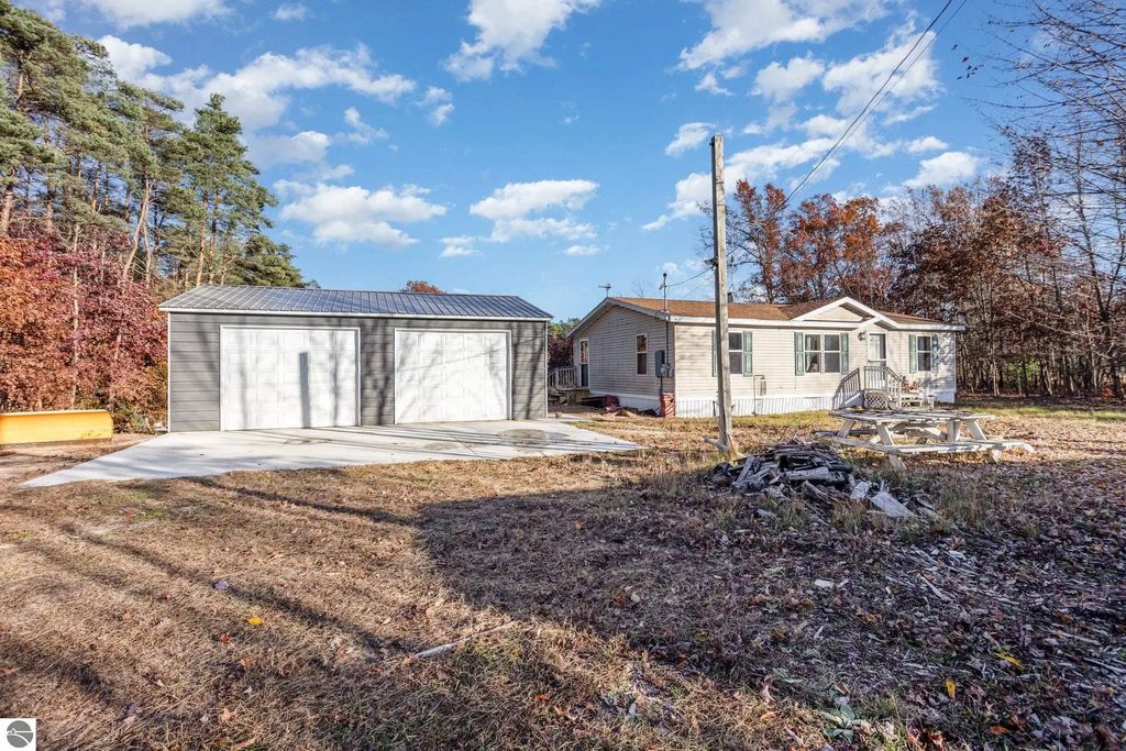 3700 N Brinton Road, Weidman