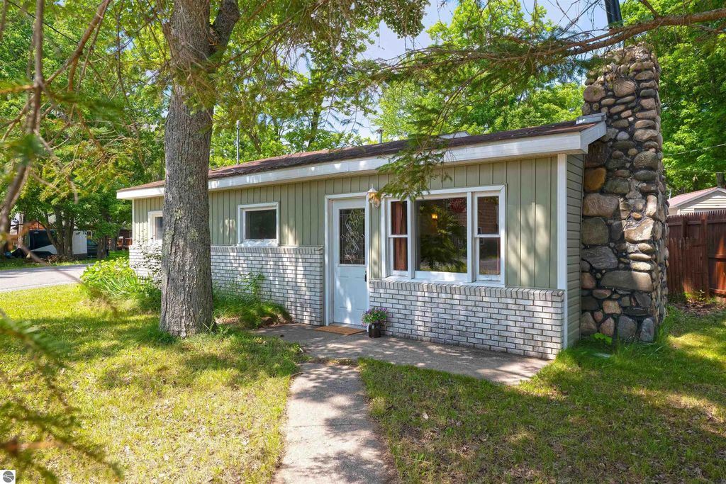 13765 Sunburry Road Ne, Kalkaska