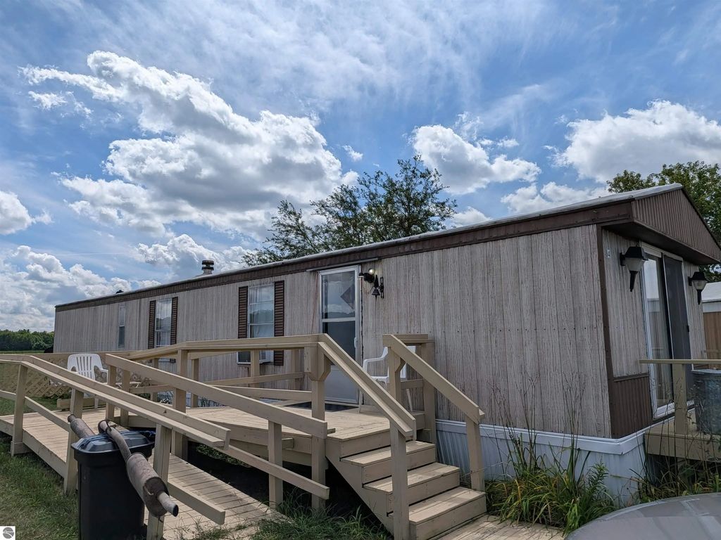 3033 S Coldwater Road, Mt Pleasant