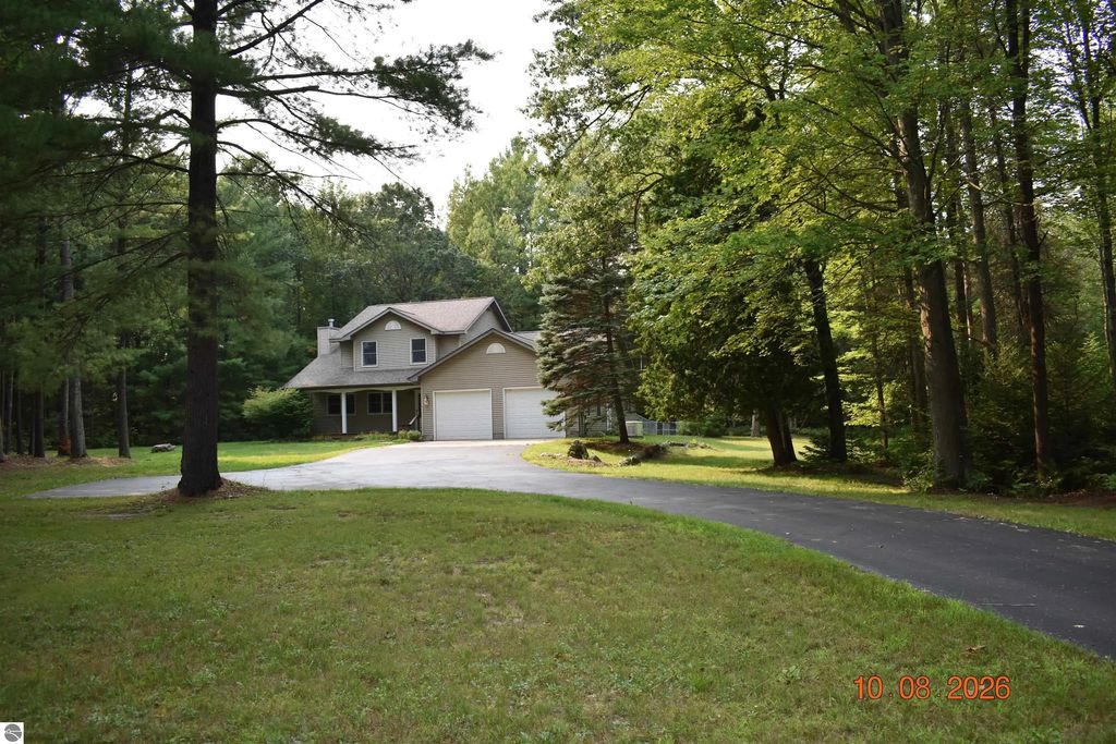 1686 Rau Road, West Branch