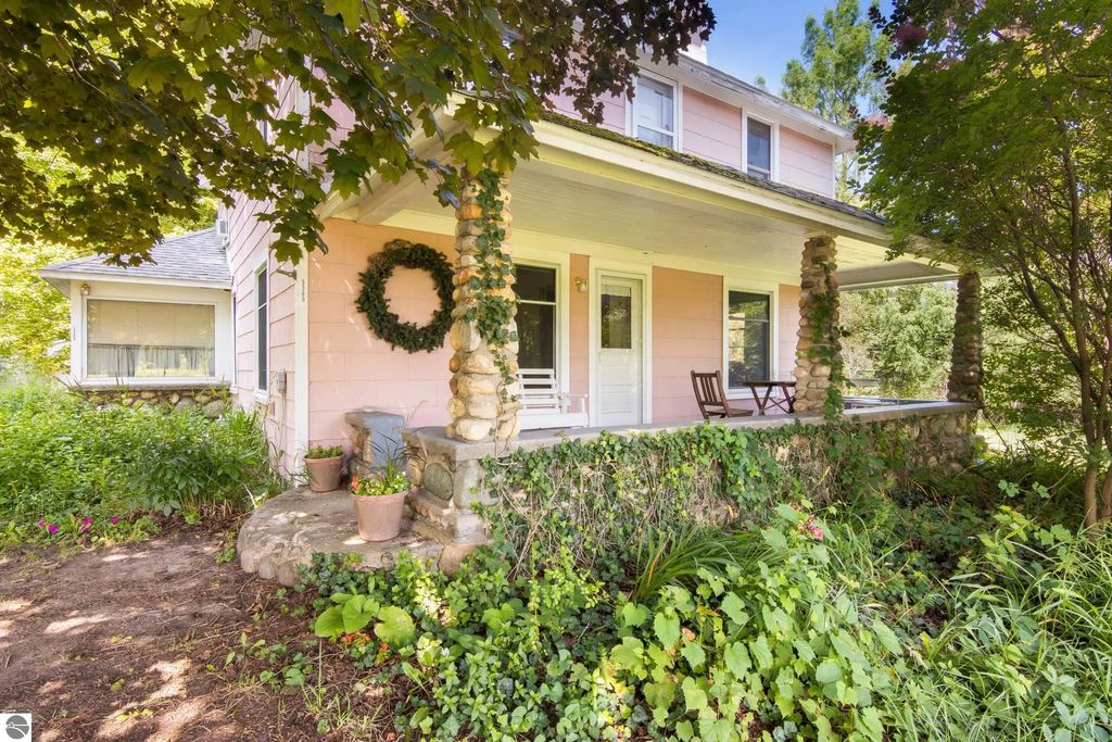 5360 Quarterline Road, Kewadin