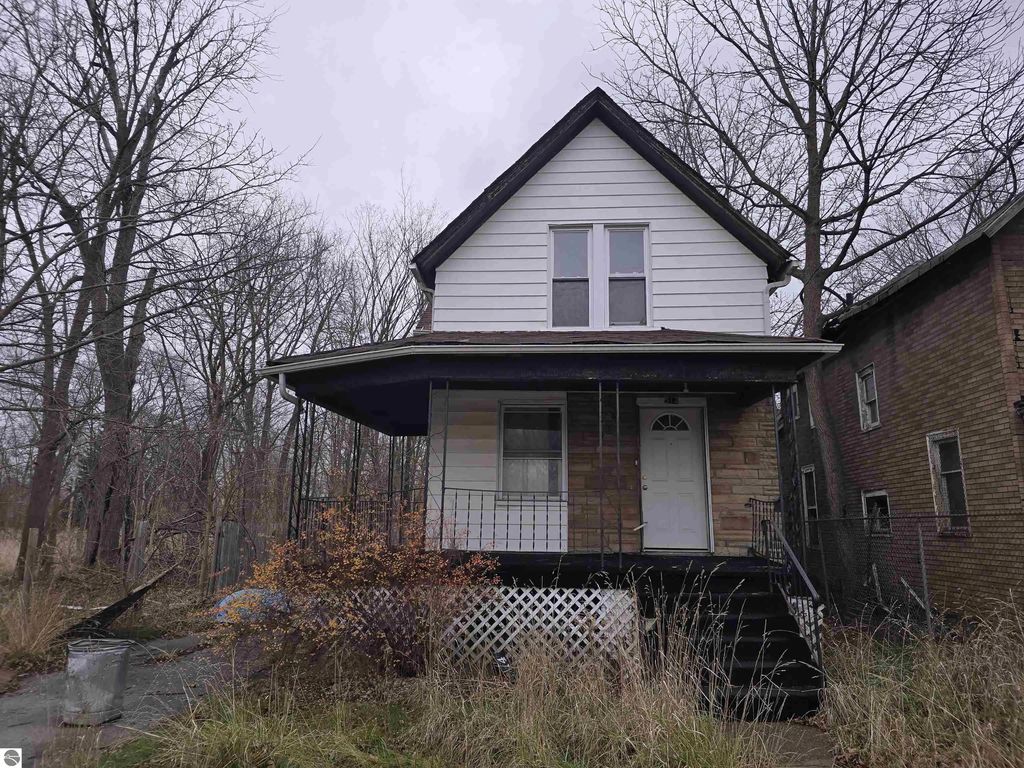 514 N 8th Street, Saginaw