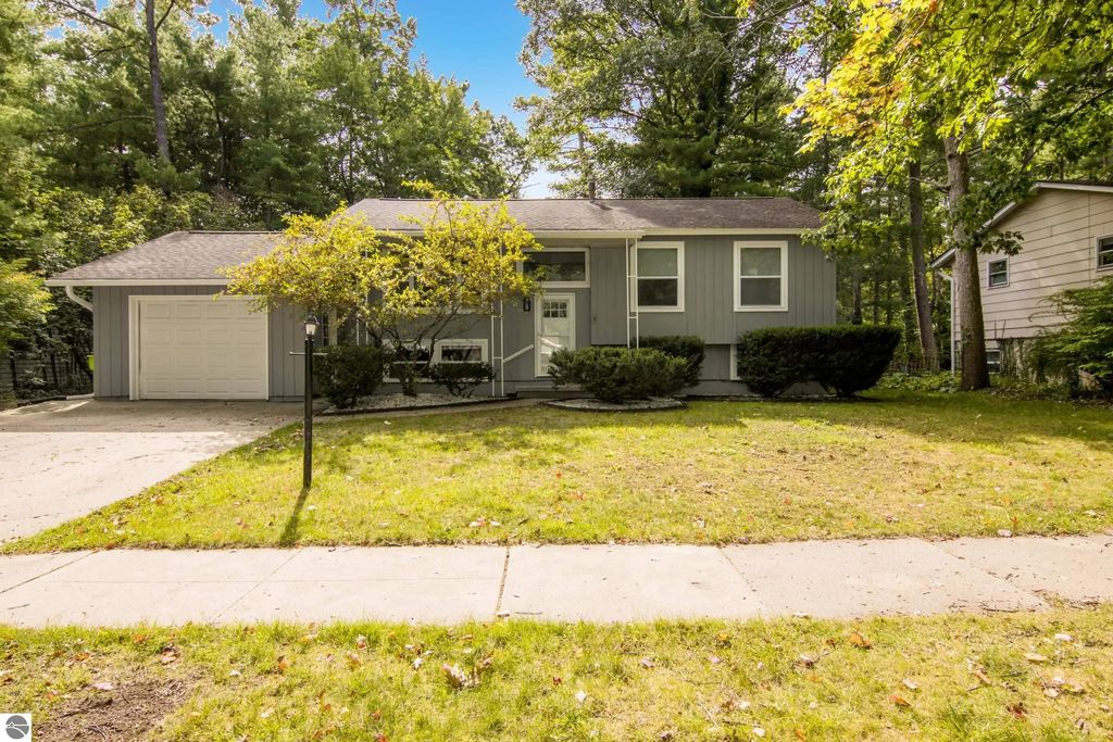 1914 Front Street, Traverse City